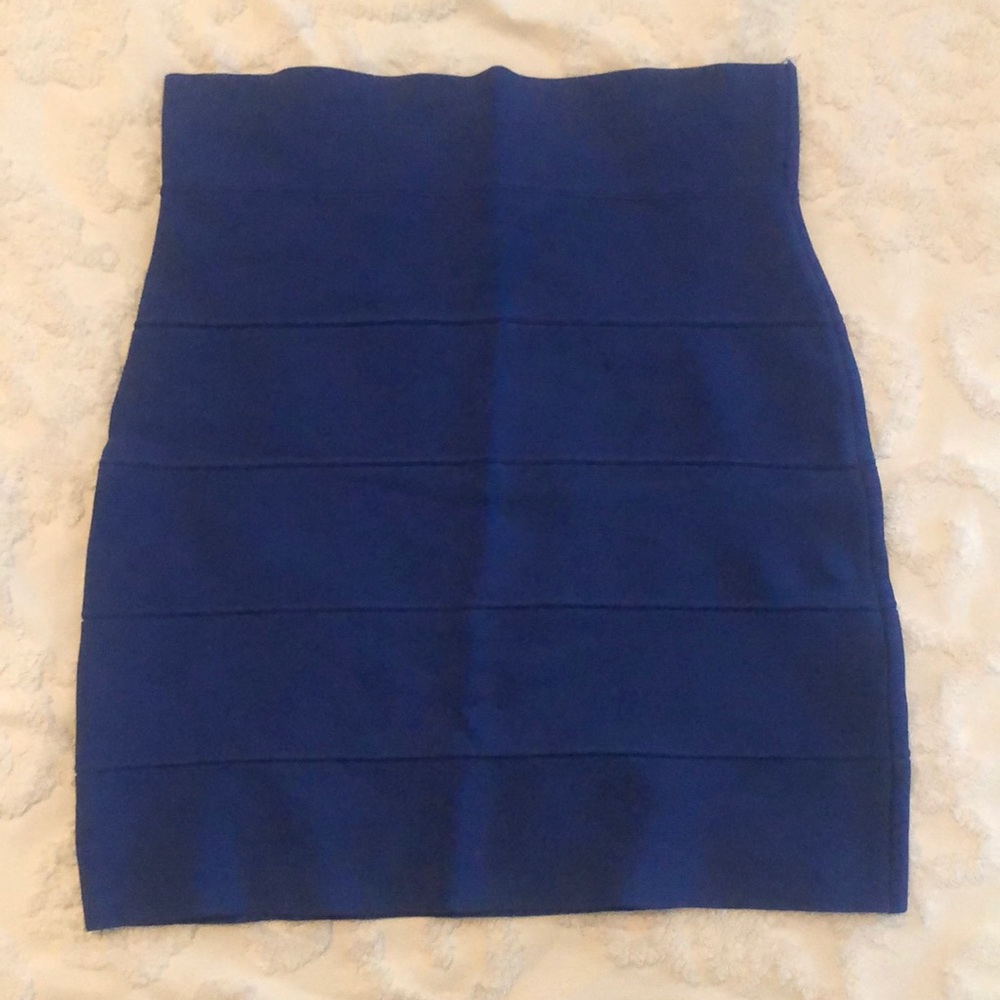 BCBG BANDAGE SKIRT